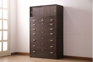 中古　かくし付き　しっとりとした気品を漂わせる国産の総桐箪笥(並厚、桐たんす)(衣装箪笥、和タンス、重ね箪笥、桐たんす)(R-048990)