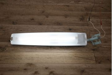 昭和レトロ　東芝(TOSHIBA)　FK-2124　デットストック品の蛍光防犯灯(照明)(R-048992)