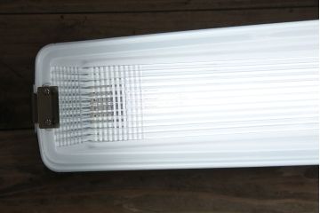 昭和レトロ　東芝(TOSHIBA)　FK-2124　デットストック品の蛍光防犯灯(照明)(R-048992)