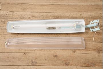 昭和レトロ　東芝(TOSHIBA)　FK-2124　デットストック品の蛍光防犯灯(照明)(R-048992)