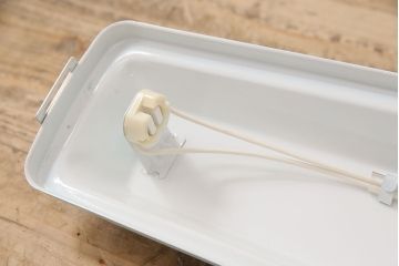 昭和レトロ　東芝(TOSHIBA)　FK-2124　デットストック品の蛍光防犯灯(照明)(R-048992)