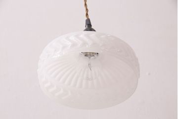 アンティーク照明　モダンなエンボスの意匠がお洒落なペンダントライト(天井照明、吊り下げ照明)(R-048994)