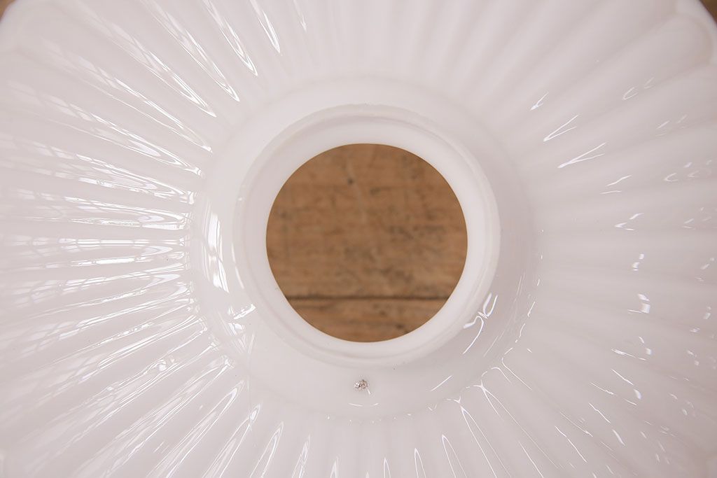 アンティーク照明　モダンなエンボスの意匠がお洒落なペンダントライト(天井照明、吊り下げ照明)(R-048994)