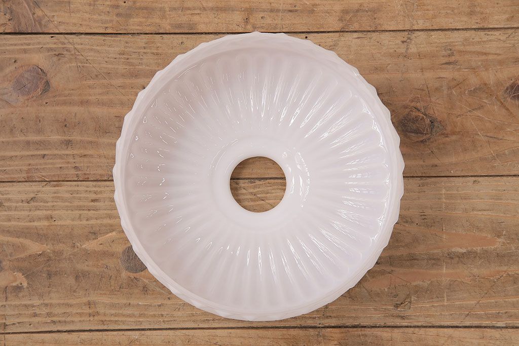 アンティーク照明　モダンなエンボスの意匠がお洒落なペンダントライト(天井照明、吊り下げ照明)(R-048994)