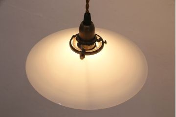 アンティーク照明　レトロな平笠シェードのペンダントライト2個セット(天井照明、吊り下げ照明、電笠)(R-048997)