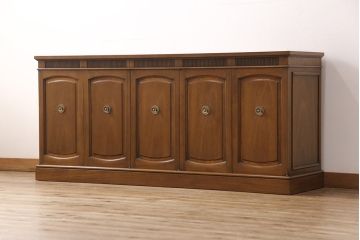 中古　DREXEL HERITAGE(ドレクセルヘリテイジ)　Triune(トライユン)　優雅な佇まいが魅力のクリデンザキャビネット(クレデンザ、サイドボード、リビングボード)(定価約66万円)(R-049003)