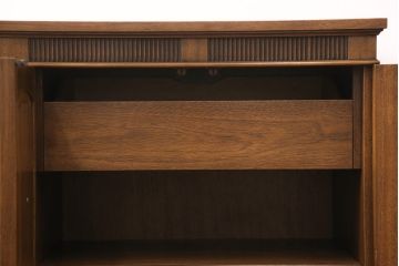 中古　DREXEL HERITAGE(ドレクセルヘリテイジ)　Triune(トライユン)　優雅な佇まいが魅力のクリデンザキャビネット(クレデンザ、サイドボード、リビングボード)(定価約66万円)(R-049003)