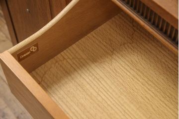 中古　DREXEL HERITAGE(ドレクセルヘリテイジ)　Triune(トライユン)　優雅な佇まいが魅力のクリデンザキャビネット(クレデンザ、サイドボード、リビングボード)(定価約66万円)(R-049003)