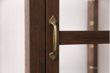 【オーダー注文・受注生産商品】ラフジュ工房オリジナル　上品なアンティークデザインが魅力のナラ材製縦型ガラスケース(ショーケース、陳列棚)(R-049005)