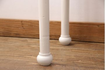和製アンティーク　3面ガラス　シャビーな雰囲気がお洒落なホワイトペイントのケビントキャビネット(ガラスケース、ショーケース、飾り棚)(R-049021)