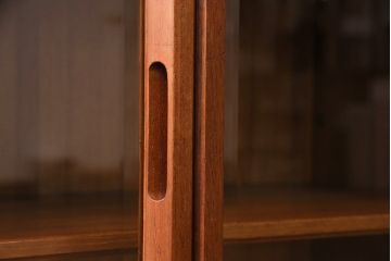 和製ヴィンテージ　日田工芸　温かみのある木肌が魅力のチーク材製キャビネット(収納棚、飾り棚、ビンテージ)(R-049023)