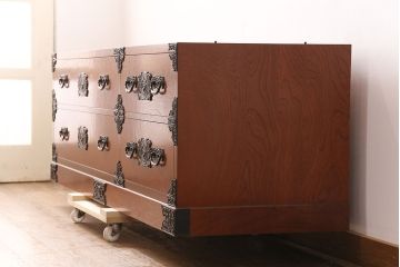 和製ビンテージ　民芸家具　ディスプレイ棚としてもおすすめ!赤みのある木肌が魅力の整理箪笥(収納タンス、ローボード、引き出し、チェスト、ヴィンテージ)(R-049033)