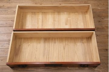 中古　国産　岩谷堂箪笥　南部鉄器金具　和モダンな雰囲気を高める衣装盆付きの衣装箪笥(定価約75万円)(着物箪笥、和タンス)(R-049034)