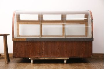 和製アンティーク　激レアデザイン!丸いフォルムがお洒落なガラスケース(飾り棚、ショーケース、陳列棚)(R-049035)