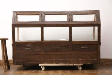 和製アンティーク　激レアデザイン!丸いフォルムがお洒落なガラスケース(飾り棚、ショーケース、陳列棚)(R-049035)