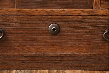 和製アンティーク　素朴な木肌が味わい深い、総桐材製の小箪笥(小物収納、引き出し、戸棚)(R-049039)