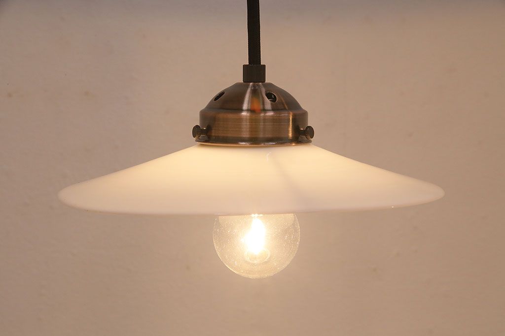 アンティーク照明　昔ながらのデザインが趣溢れる平笠シェードの天井照明2個セット(ペンダントライト、天井照明)(R-049040)