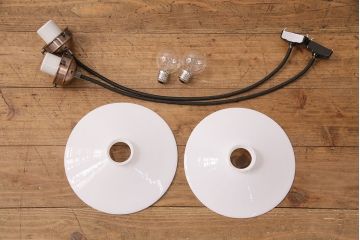 アンティーク照明　昔ながらのデザインが趣溢れる平笠シェードの天井照明2個セット(ペンダントライト、天井照明)(R-049040)