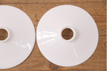 アンティーク照明　昔ながらのデザインが趣溢れる平笠シェードの天井照明2個セット(ペンダントライト、天井照明)(R-049040)