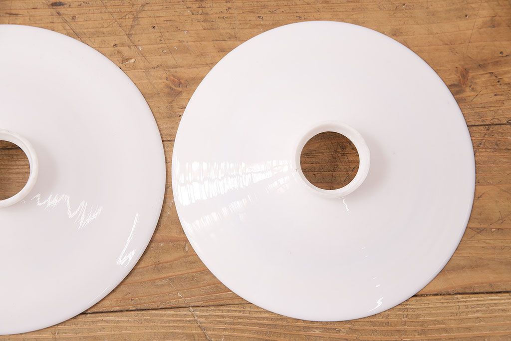 アンティーク照明　懐かしさ漂うレトロな平笠シェードの天井照明2個セット(ペンダントライト、天井照明)(R-049041)