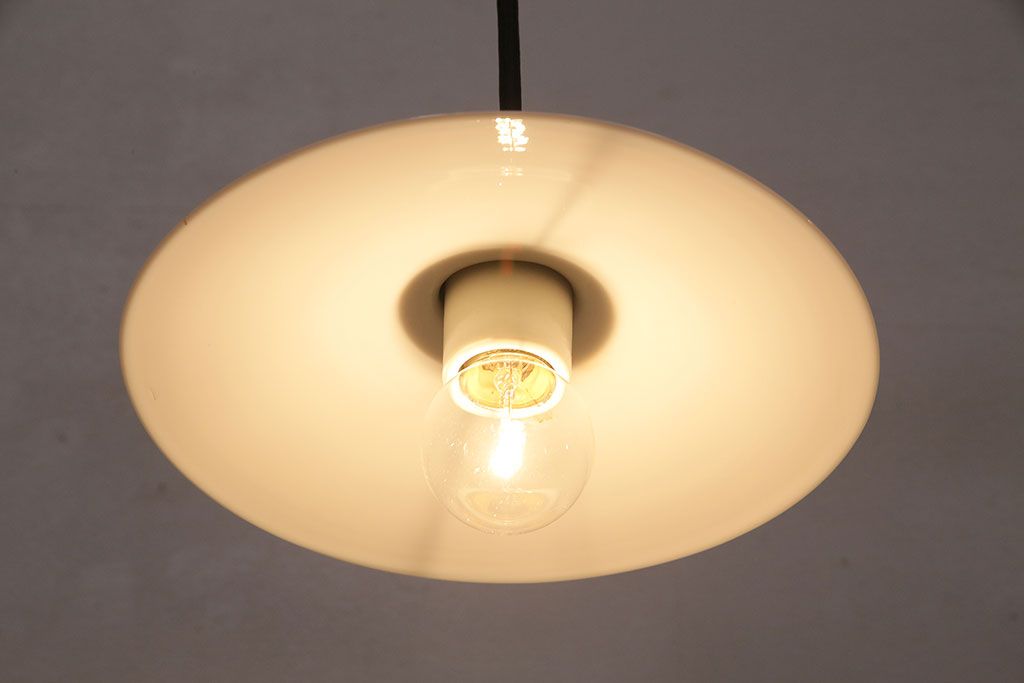 アンティーク照明　昔懐かしい趣溢れる吊り下げ照明(ペンダントライト、天井照明)(R-049042)