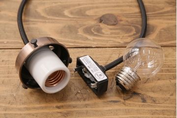 アンティーク照明　昔懐かしい趣溢れる吊り下げ照明(ペンダントライト、天井照明)(R-049042)