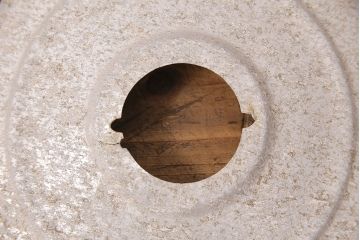 アンティーク雑貨　平芯・3分芯　金属製の油壺が味わいのある吊り下げオイルランプ(ランタン、灯油ランプ、ハンギングランプ)(R-049045)