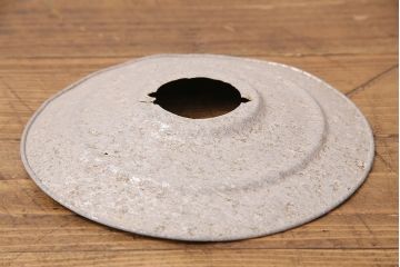 アンティーク雑貨　平芯・3分芯　金属製の油壺が味わいのある吊り下げオイルランプ(ランタン、灯油ランプ、ハンギングランプ)(R-049045)