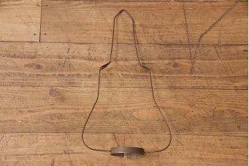 アンティーク雑貨　平芯・3分芯　金属製の油壺が味わいのある吊り下げオイルランプ(ランタン、灯油ランプ、ハンギングランプ)(R-049045)