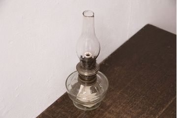 アンティーク雑貨　昭和初期　巻芯10番　お洒落な空間づくりに活躍するレトロなオイルランプ(テーブルランプ、スタンドライト)(R-049046)