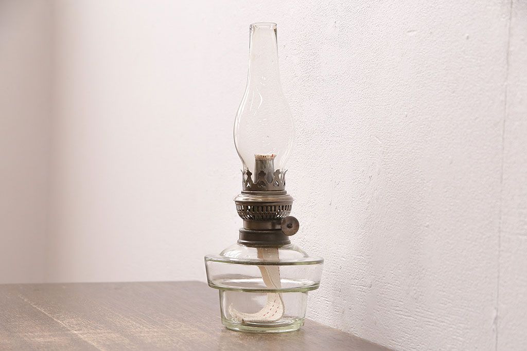 アンティーク雑貨　昭和初期　巻芯10番　お洒落な空間づくりに活躍するレトロなオイルランプ(テーブルランプ、スタンドライト)(R-049046)
