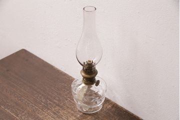 アンティーク雑貨　昭和初期　お洒落な空間づくりに活躍するレトロなオイルランプ(テーブルランプ、スタンドライト)(R-049047)