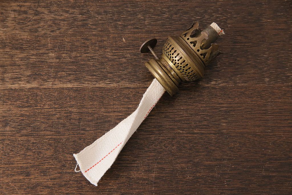 アンティーク雑貨　昭和初期　お洒落な空間づくりに活躍するレトロなオイルランプ(テーブルランプ、スタンドライト)(R-049047)