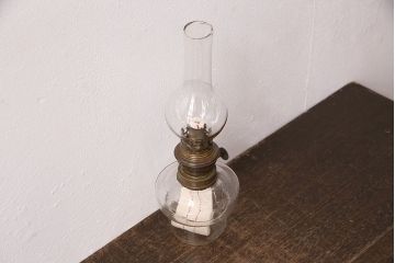 アンティーク雑貨　昭和初期　巻芯10番　お洒落な空間づくりに活躍するレトロなオイルランプ(テーブルランプ、卓上スタンド)(R-049048)