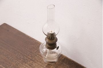 アンティーク雑貨　昭和初期　巻芯10番　お洒落な空間づくりに活躍するレトロなオイルランプ(テーブルランプ、卓上スタンド)(R-049048)