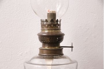 アンティーク雑貨　昭和初期　巻芯10番　お洒落な空間づくりに活躍するレトロなオイルランプ(テーブルランプ、卓上スタンド)(R-049048)