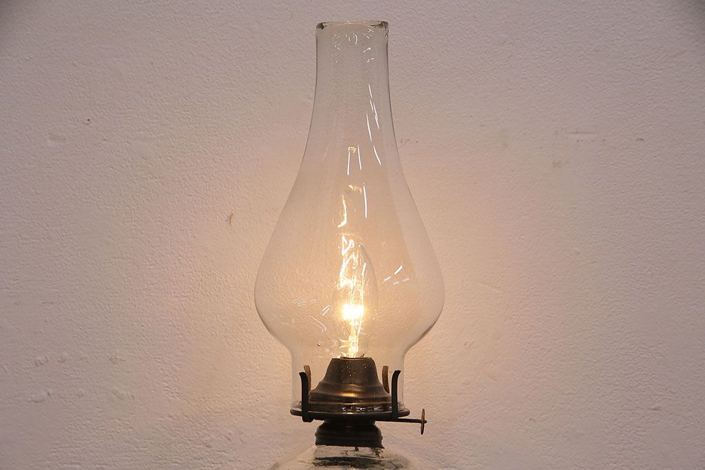 アンティーク照明　オイルランプリメイク　心和む雰囲気を演出してくれるテーブルランプ(スタンドライト、卓上照明)(R-049049)