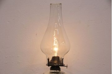 アンティーク照明　オイルランプリメイク　心和む雰囲気を演出してくれるテーブルランプ(スタンドライト、卓上照明)(R-049049)