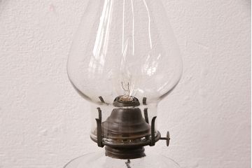 アンティーク照明　オイルランプリメイク　心和む雰囲気を演出してくれるテーブルランプ(スタンドライト、卓上照明)(R-049049)