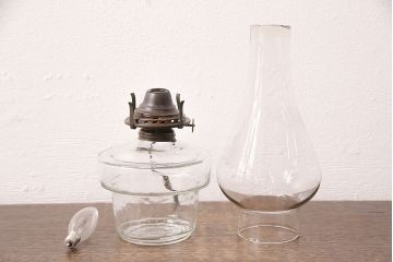 アンティーク照明　オイルランプリメイク　心和む雰囲気を演出してくれるテーブルランプ(スタンドライト、卓上照明)(R-049049)