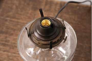 アンティーク照明　オイルランプリメイク　心和む雰囲気を演出してくれるテーブルランプ(スタンドライト、卓上照明)(R-049049)