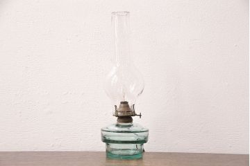 アンティーク照明　オイルランプリメイク　ノスタルジックな雰囲気をあじわえるテーブルランプ(スタンドライト、卓上照明)(R-049050)