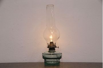 アンティーク照明　オイルランプリメイク　ノスタルジックな雰囲気をあじわえるテーブルランプ(スタンドライト、卓上照明)(R-049050)