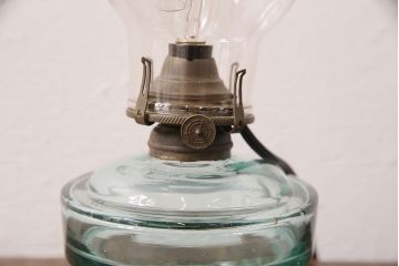 アンティーク照明　オイルランプリメイク　ノスタルジックな雰囲気をあじわえるテーブルランプ(スタンドライト、卓上照明)(R-049050)