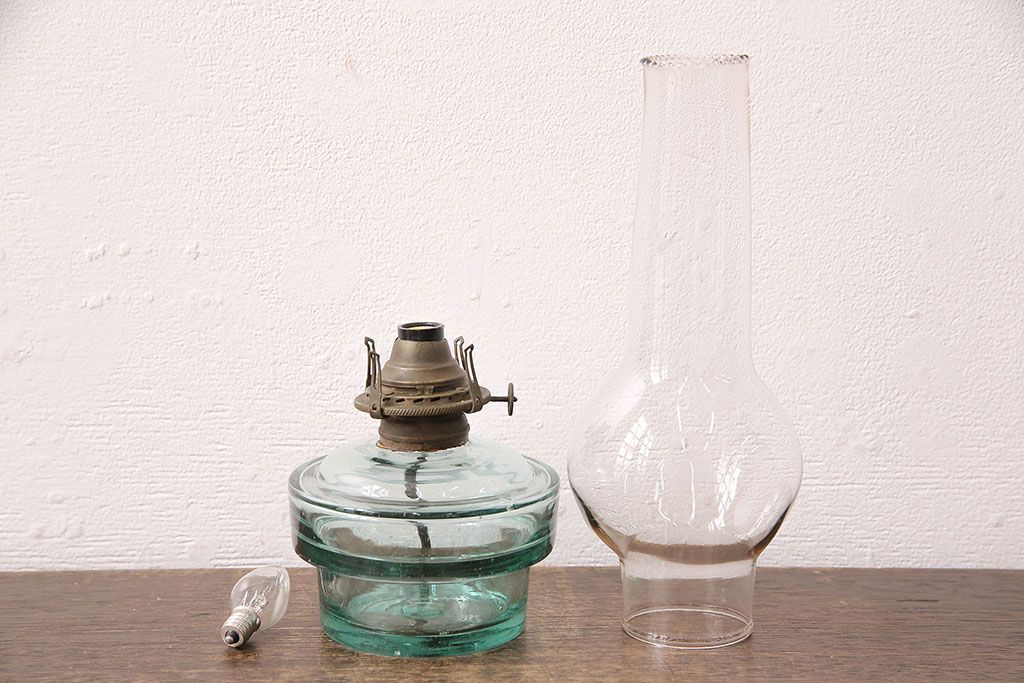 アンティーク照明　オイルランプリメイク　ノスタルジックな雰囲気をあじわえるテーブルランプ(スタンドライト、卓上照明)(R-049050)