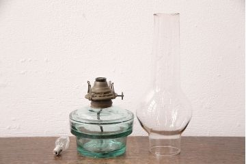 アンティーク照明　オイルランプリメイク　ノスタルジックな雰囲気をあじわえるテーブルランプ(スタンドライト、卓上照明)(R-049050)