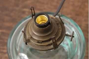 アンティーク照明　オイルランプリメイク　ノスタルジックな雰囲気をあじわえるテーブルランプ(スタンドライト、卓上照明)(R-049050)