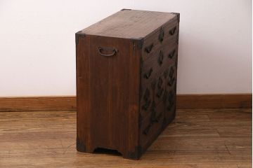 和製アンティーク　明治大正期　総桐材　使い込まれた木の風合いと飾り金具が味わい深い小箪笥(引き出し、チェスト、桐箪笥、収納箪笥、桐たんす)(R-049056)