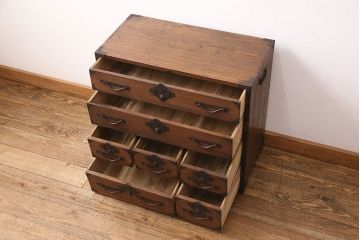 和製アンティーク　明治大正期　総桐材　使い込まれた木の風合いと飾り金具が味わい深い小箪笥(引き出し、チェスト、桐箪笥、収納箪笥、桐たんす)(R-049056)