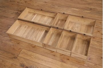 和製アンティーク　明治大正期　総桐材　使い込まれた木の風合いと飾り金具が味わい深い小箪笥(引き出し、チェスト、桐箪笥、収納箪笥、桐たんす)(R-049056)